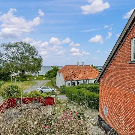 1 Bedroom Gorgeous In